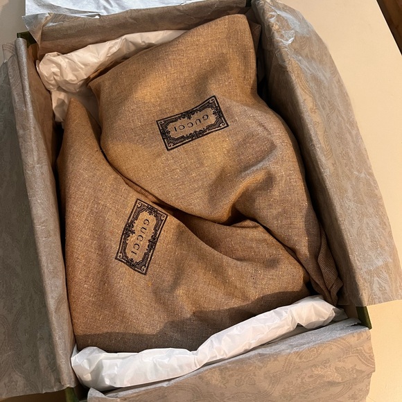 BRAND NEW: Gucci Black High-Heel Pump with Ankle Cuff - Picture 5 of 16